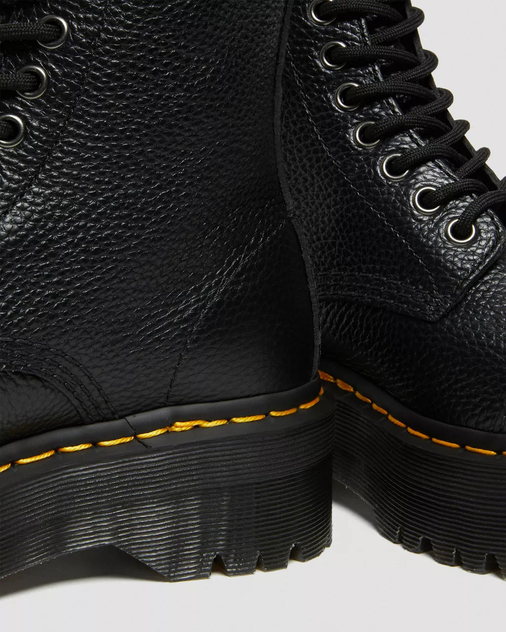 DR. MARTENS ANFIBIO PLATFORM NAPPA SINCLAIR NERO
