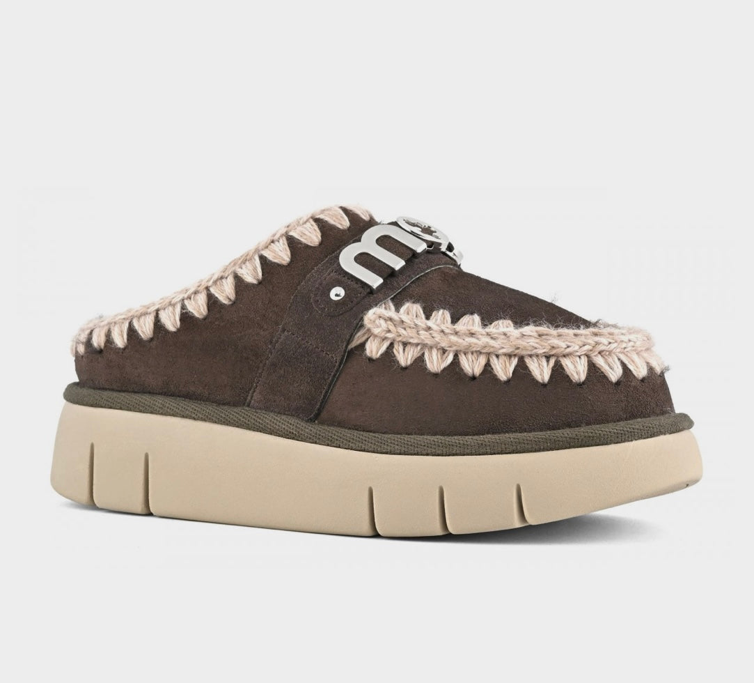 MOU BOUNCE CLOG METAL LOGO MOCHA