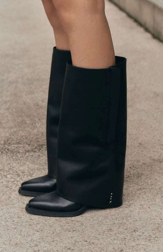 ASH JACKSON STIVALE RISVOLTO BORCHIA NERO