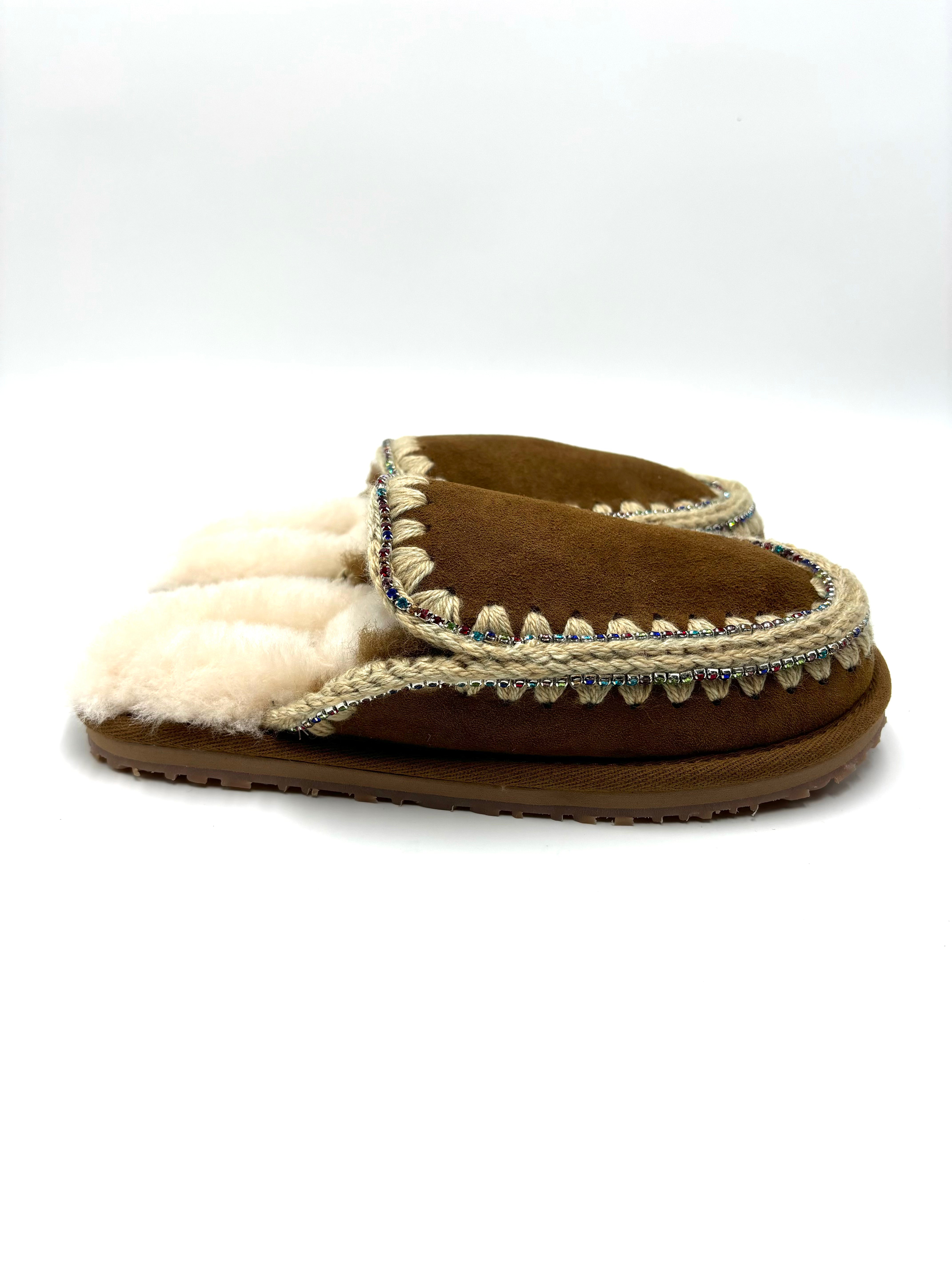 MOU SUEDE ESKIMO SLIPPER RHINESTONES COG CHESTNUT