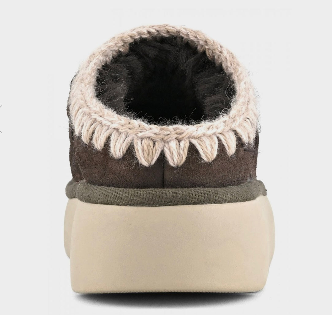 MOU BOUNCE CLOG METAL LOGO MOCHA