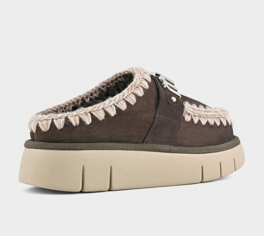 MOU BOUNCE CLOG METAL LOGO MOCHA