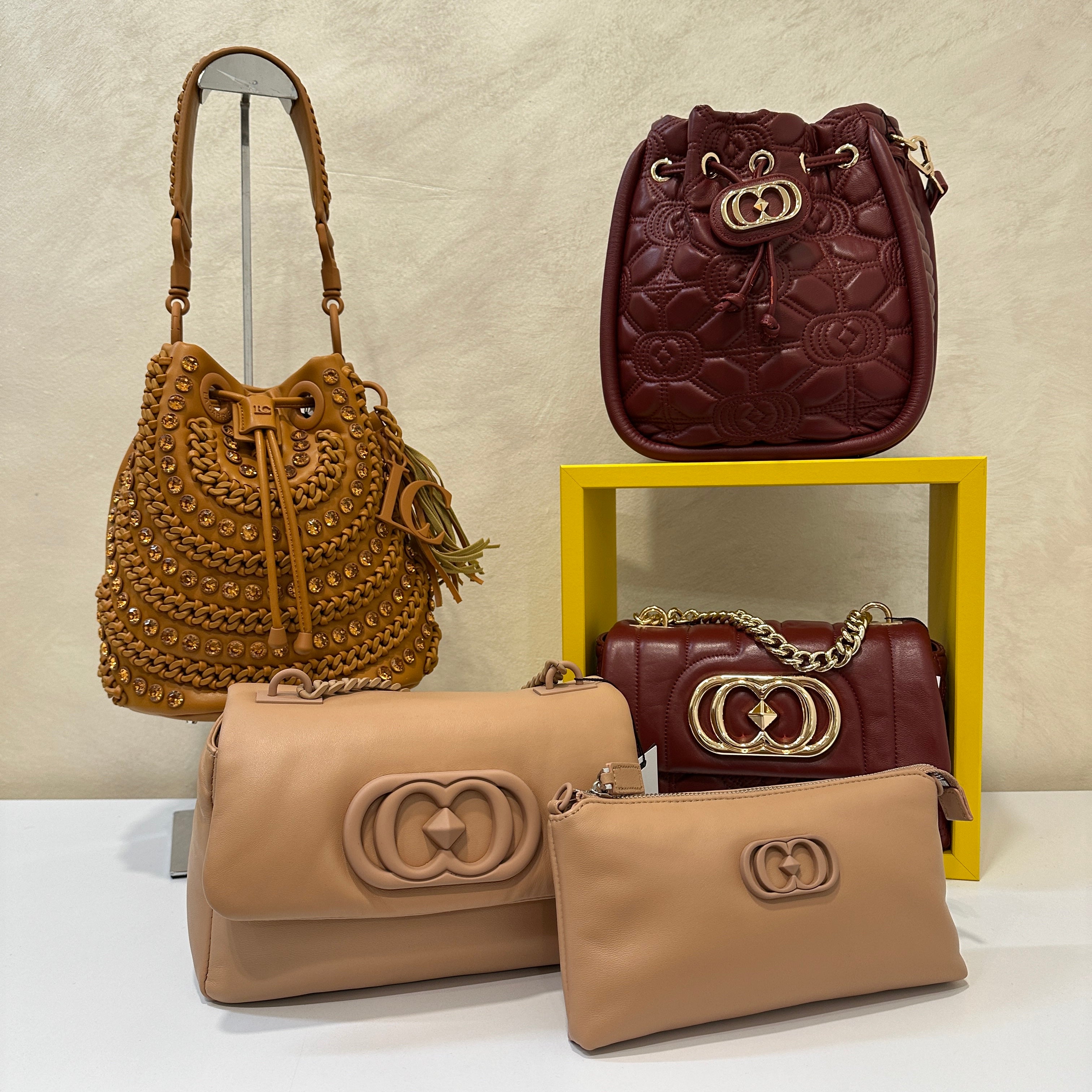 donna-frendi-90-calzature-shop-negozio-pavia-scarpe-uomo-bambino-accessori-abbigliamento