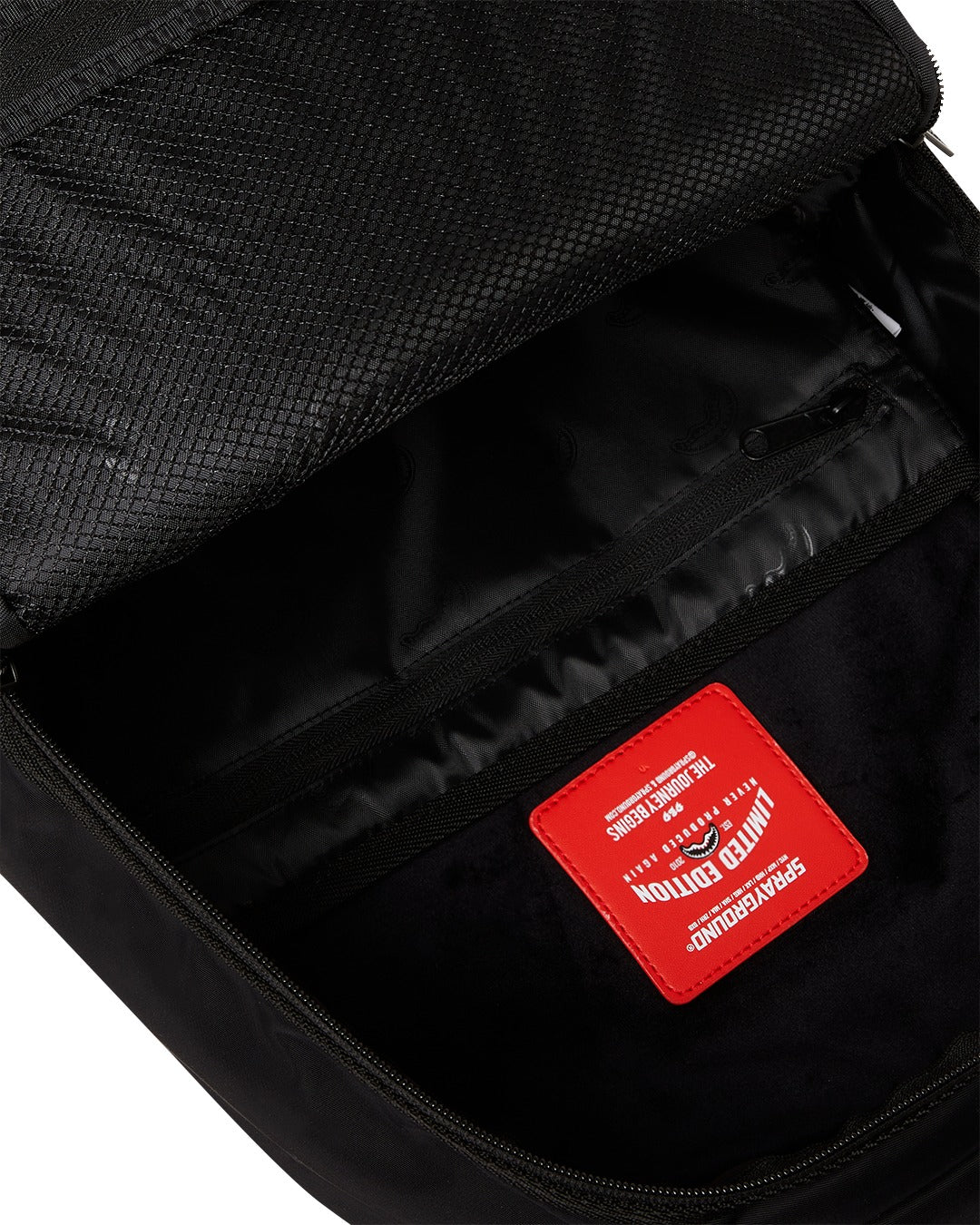 Sprayground ZAINO SHARK CENTRAL HAZARD PAY DLXS BACKPACK