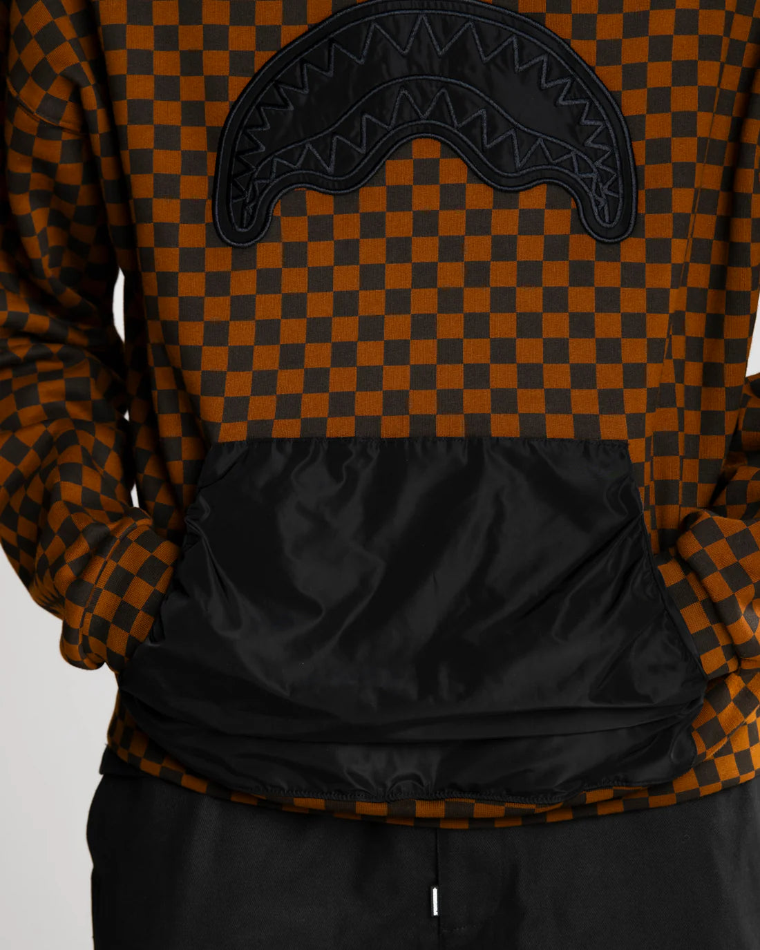 SPRAYGROUND FELPA NYLON POCKET HOODIE BROWN